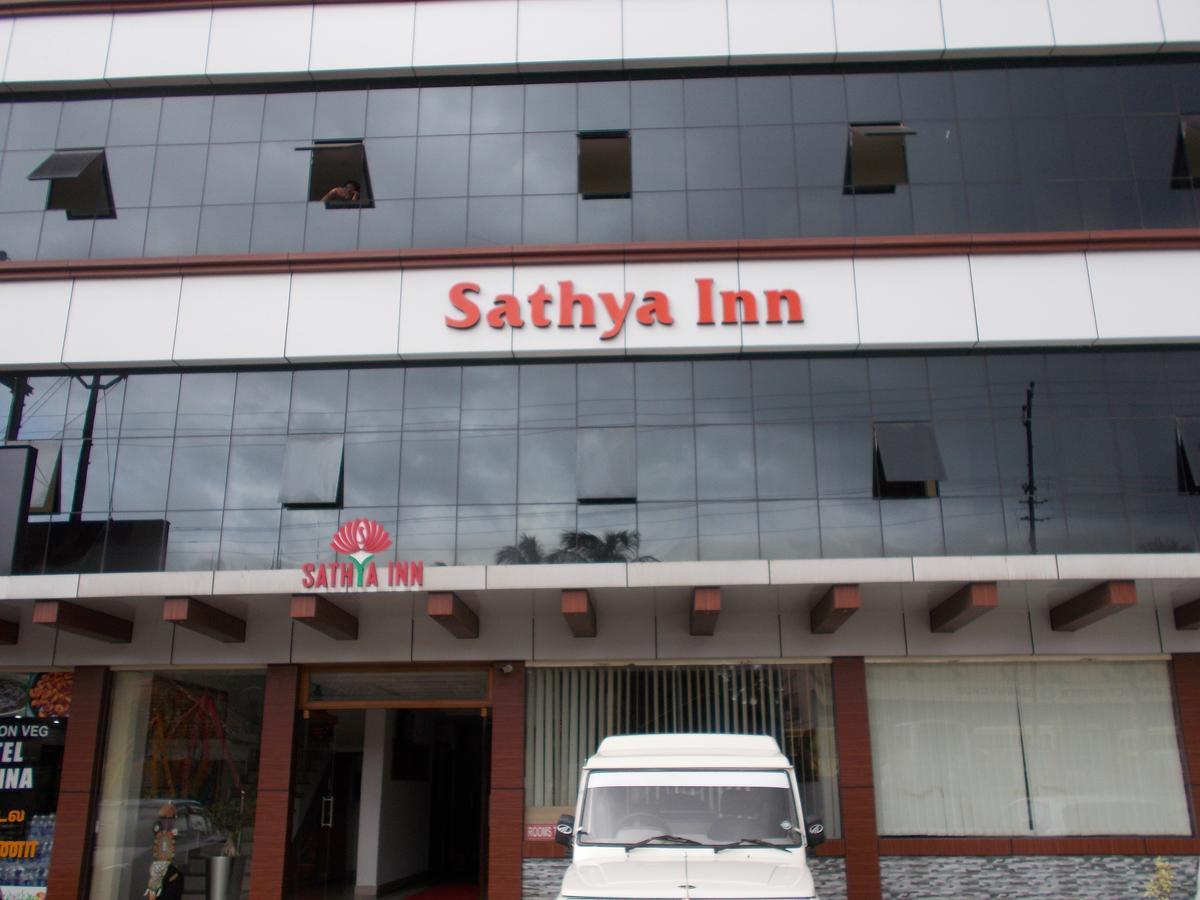 Sathya Inn Guruvāyūr Exterior foto
